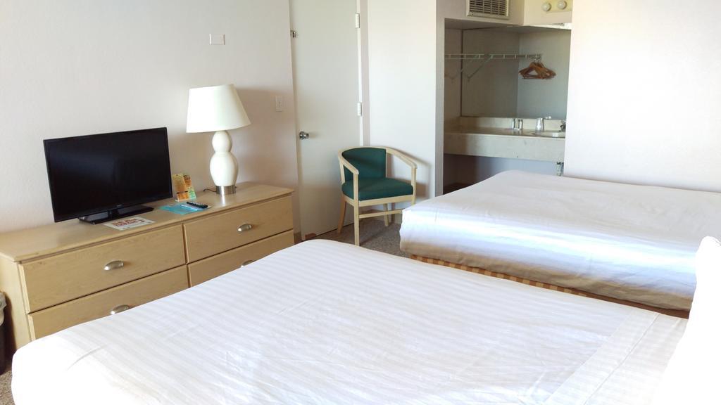Magnuson Hotel Clearwater Beach Extérieur photo